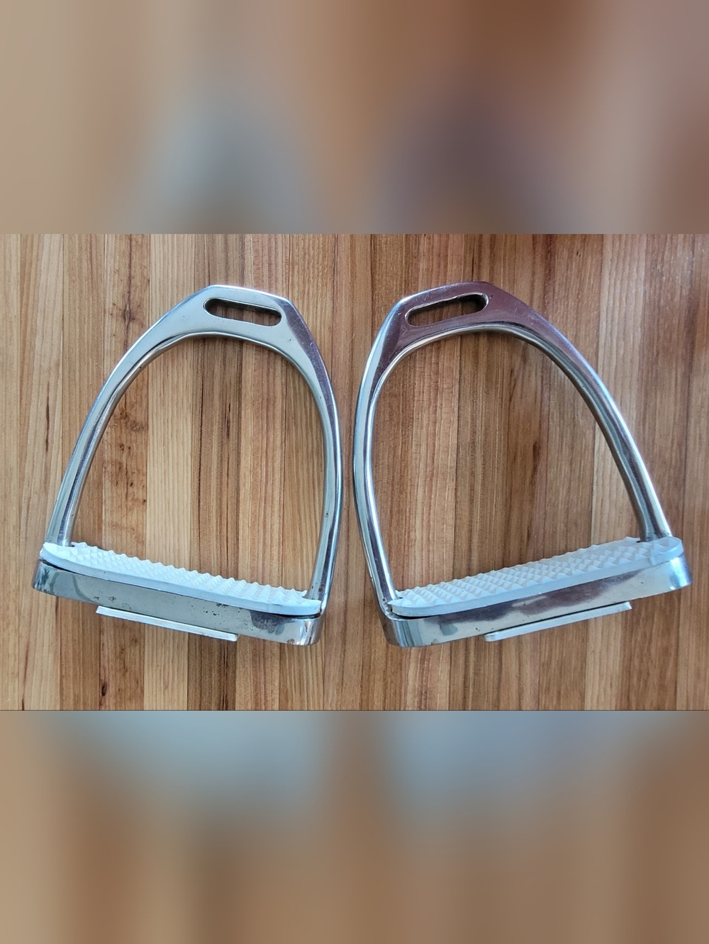 IRON STIRRUPS, Polished Chrome w/White Rubber Treads, SIZE 4&1/2" foot width